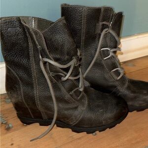 Sorel Dark Gray Leather Strap Wedge Boots